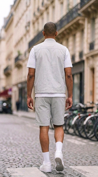 L'Ensemble Cargo Gris Perle ease — lifestyle rue de Paris, dos